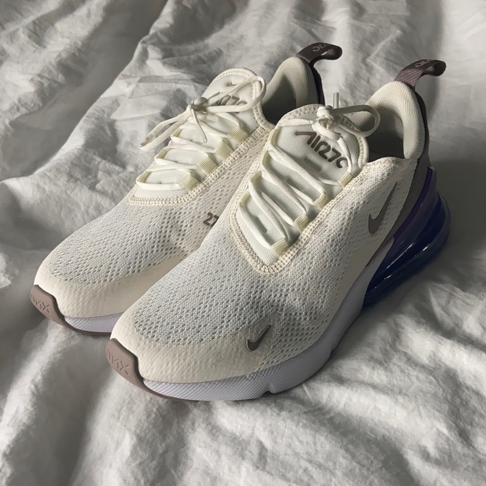 Nike Air Max 270 purple features